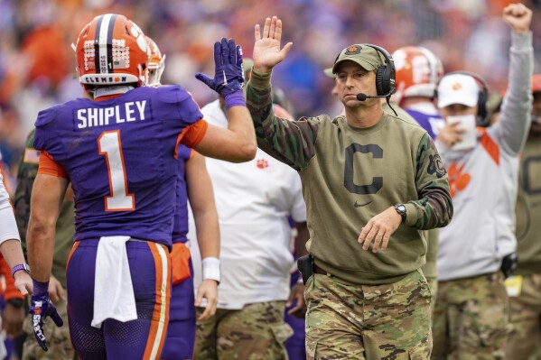Clemson s defense smothers Georgia Tech and Klubnik plays almost